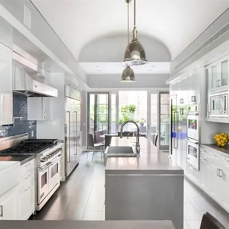 Apartmán Spacious, Centrally Located With 3 Large, Private Bedrooms And A Sunny Living
